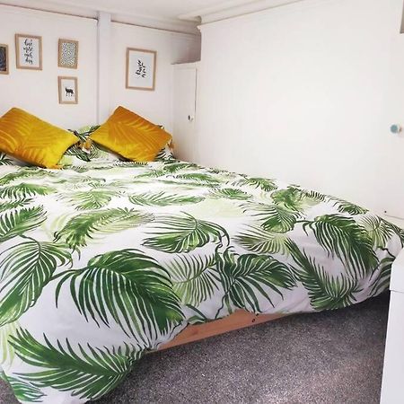 Апартаменты Cute & Cosy Loft-Style Studio Close To Beach Борнмут Экстерьер фото